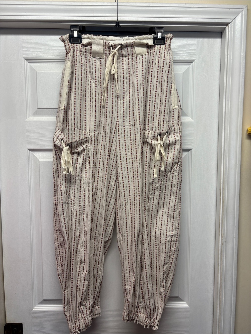 ee:some Drawstring Cargo Pants Elastic bottom in Cream, Burgundy & Brown NWOT Sm